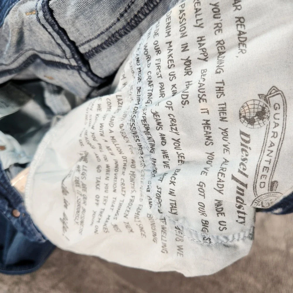 Diesel Buster 084GR Stretch Regular‎ Slim Tapered Blue Wash Denim Jeans